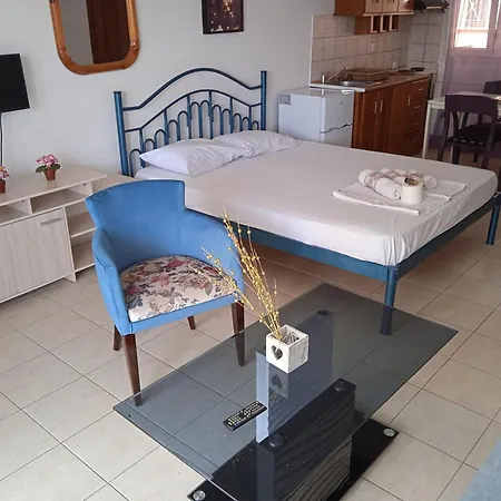 Blue Moon Apartments Nea Michaniona Room photo